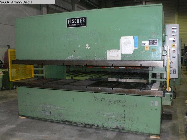 gebrauchte Metallbearbeitungsmaschinen Hydraulische Presse FISCHER HAKS 10/3200 (UVV)