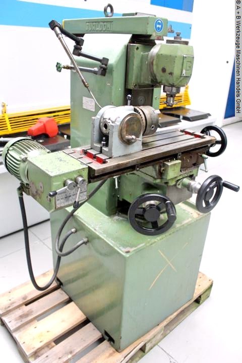 used Metal Processing Universal Milling Machine GUALDONI G 61 Z