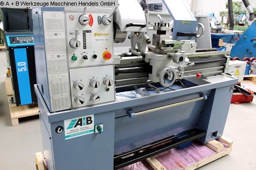 used Metal Processing lathe-conventional-electronic BERNARDO MASTER 400-1000 Digital