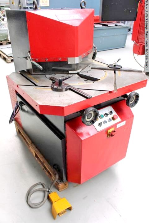 gebrauchte Metallbearbeitungsmaschinen Ausklinkmaschine FIM / INDUMASCH VERSA 204
