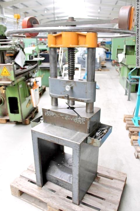 gebrauchte Metallbearbeitungsmaschinen Handspindelpresse HSP 335 x 7,5