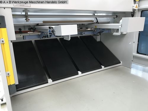 Cizalla para placas hidráulica ERMAK CNC HGS 2100-6 usada