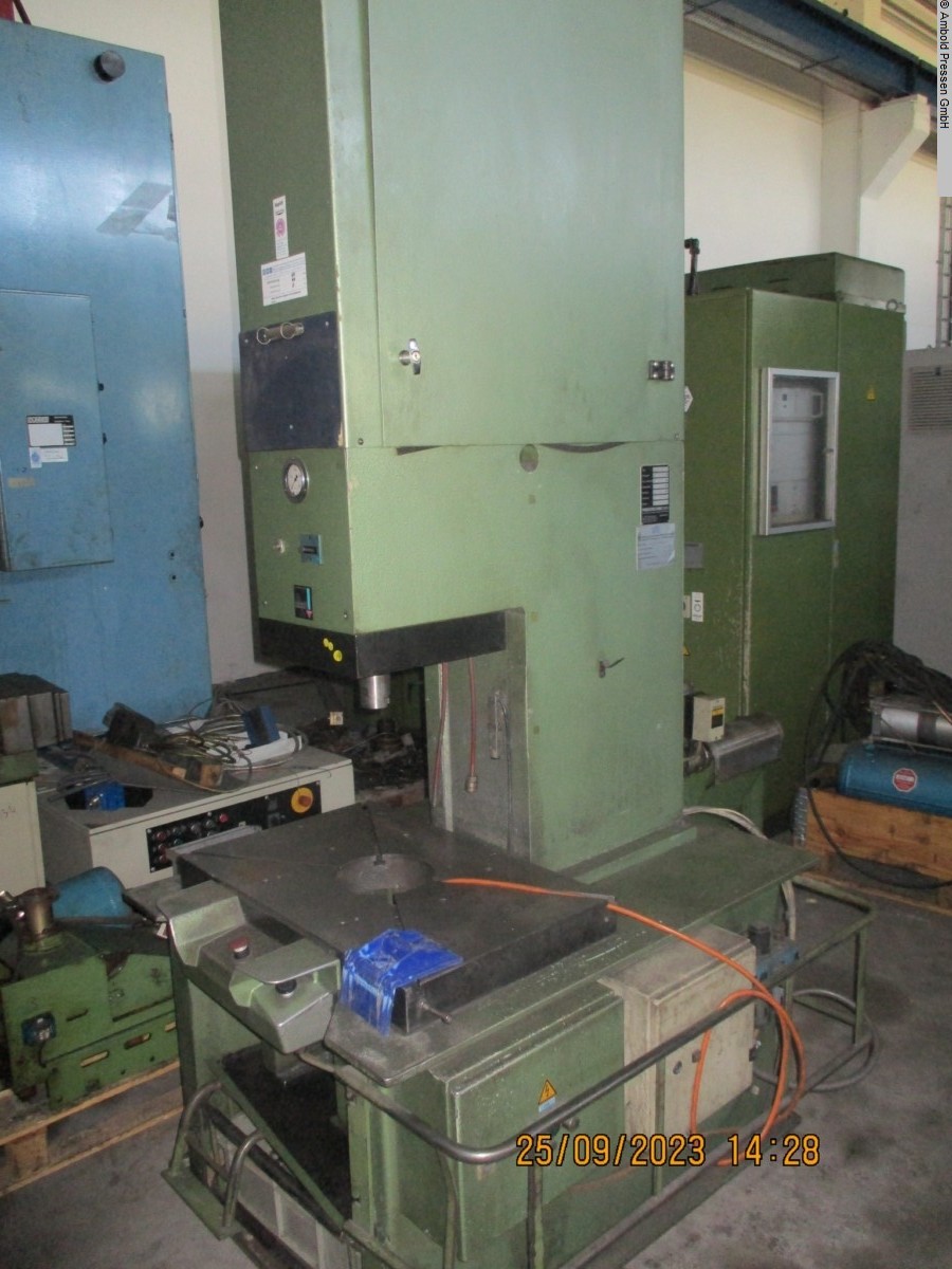 gebrauchte Metallbearbeitungsmaschinen Einständerpresse - Hydraulisch TOX-Pressotechnik PC 30.56