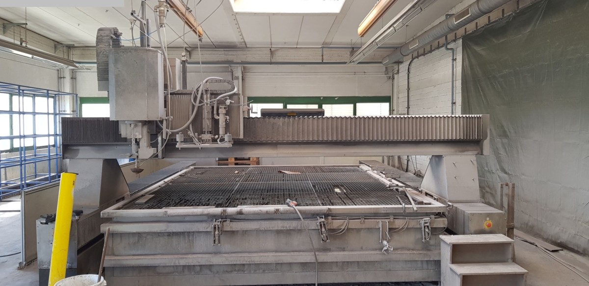 used Water Jet Cutting Machine FLOW T11 - 252