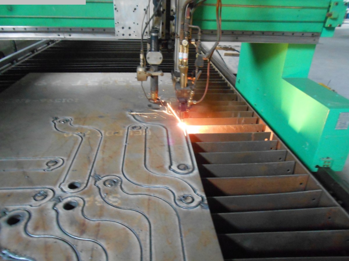 gebrauchte Blechbearbeitung / Scheren / Biegen / Richten Brennschneidemaschine ZINSER CNC 500