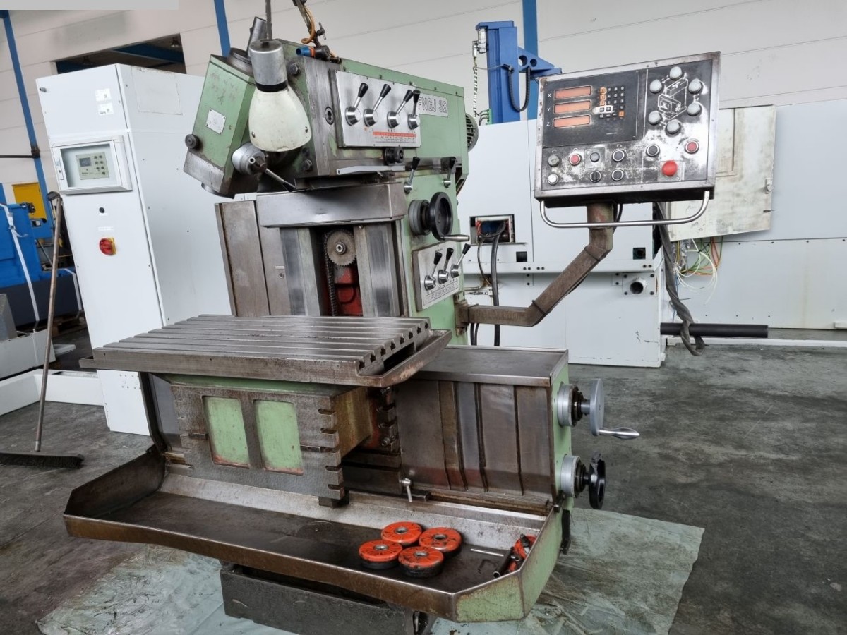 used Universal Milling and Boring Machine TOS FNGJ 32