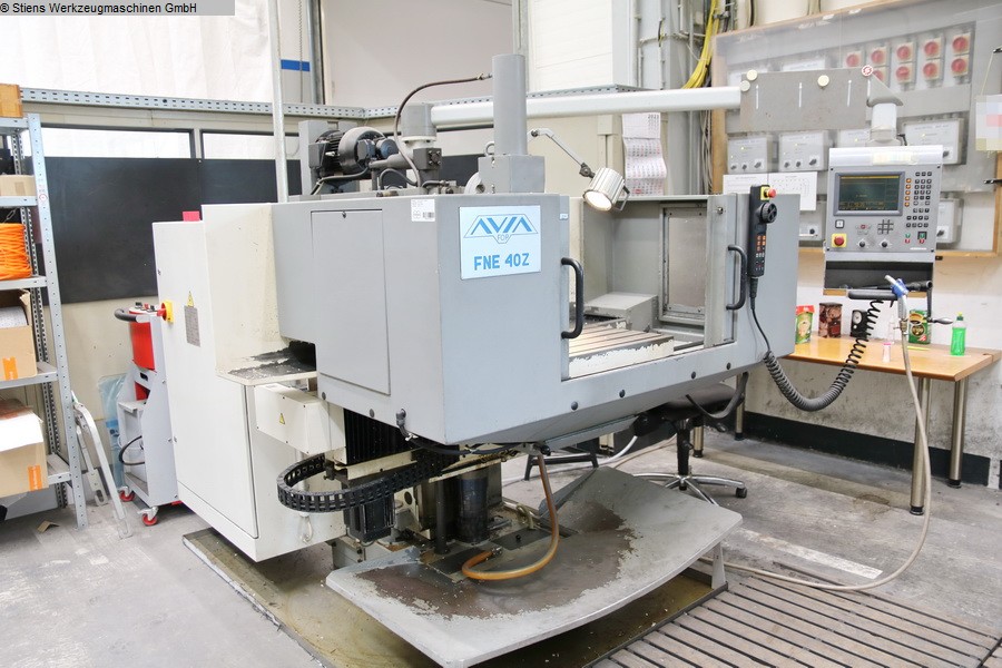 gebrauchte Metallbearbeitungsmaschinen Werkzeugfräsmaschine - Universal AVIA FNE 40 Z