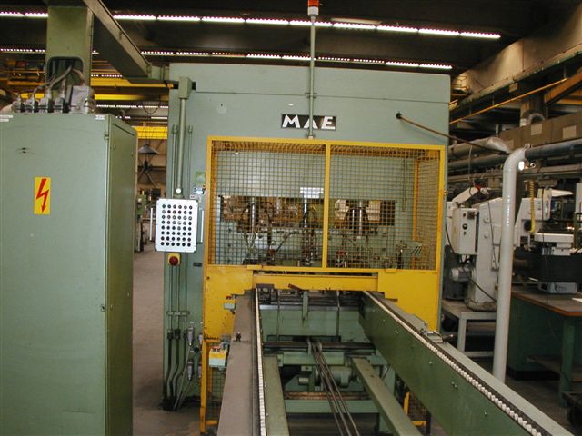 gebrauchte Metallbearbeitungsmaschinen Richtpresse - Doppelständer MAE ADS 16 RH