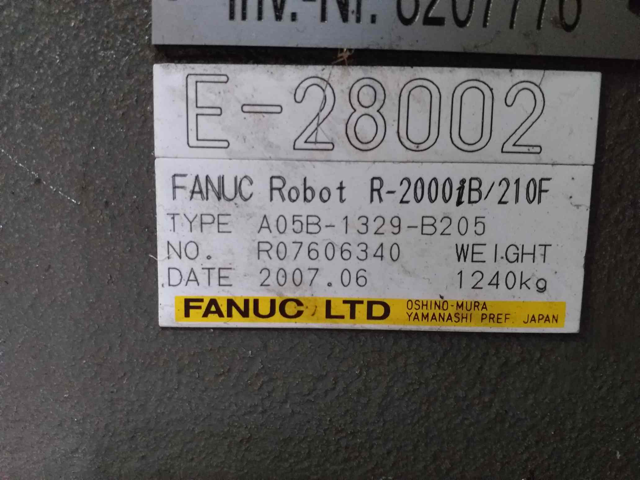used Other attachments Industrial robots FANUC R-2000 /210F
