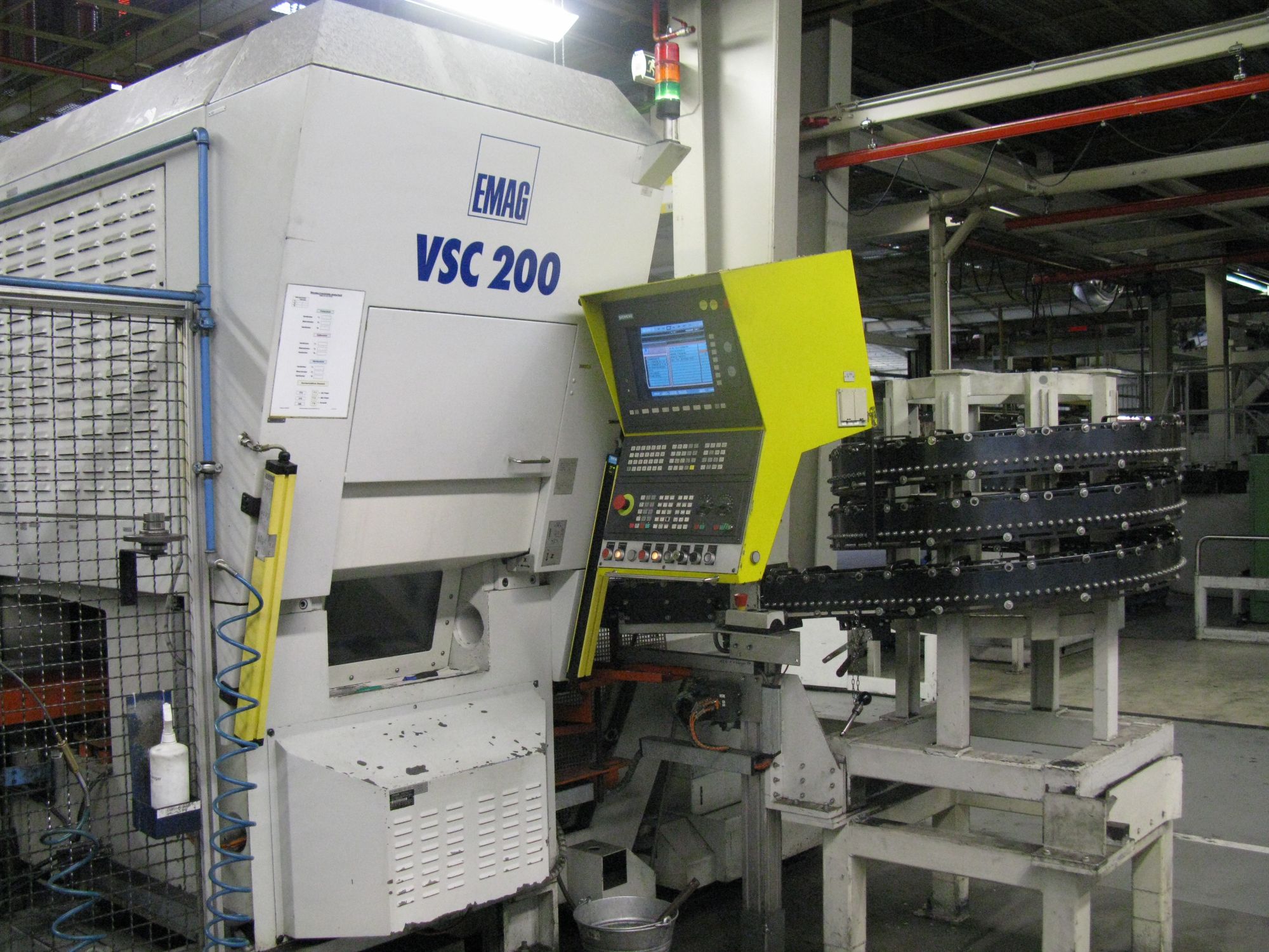 gebrauchte Metallbearbeitungsmaschinen CNC Drehmaschine EMAG VSC 200