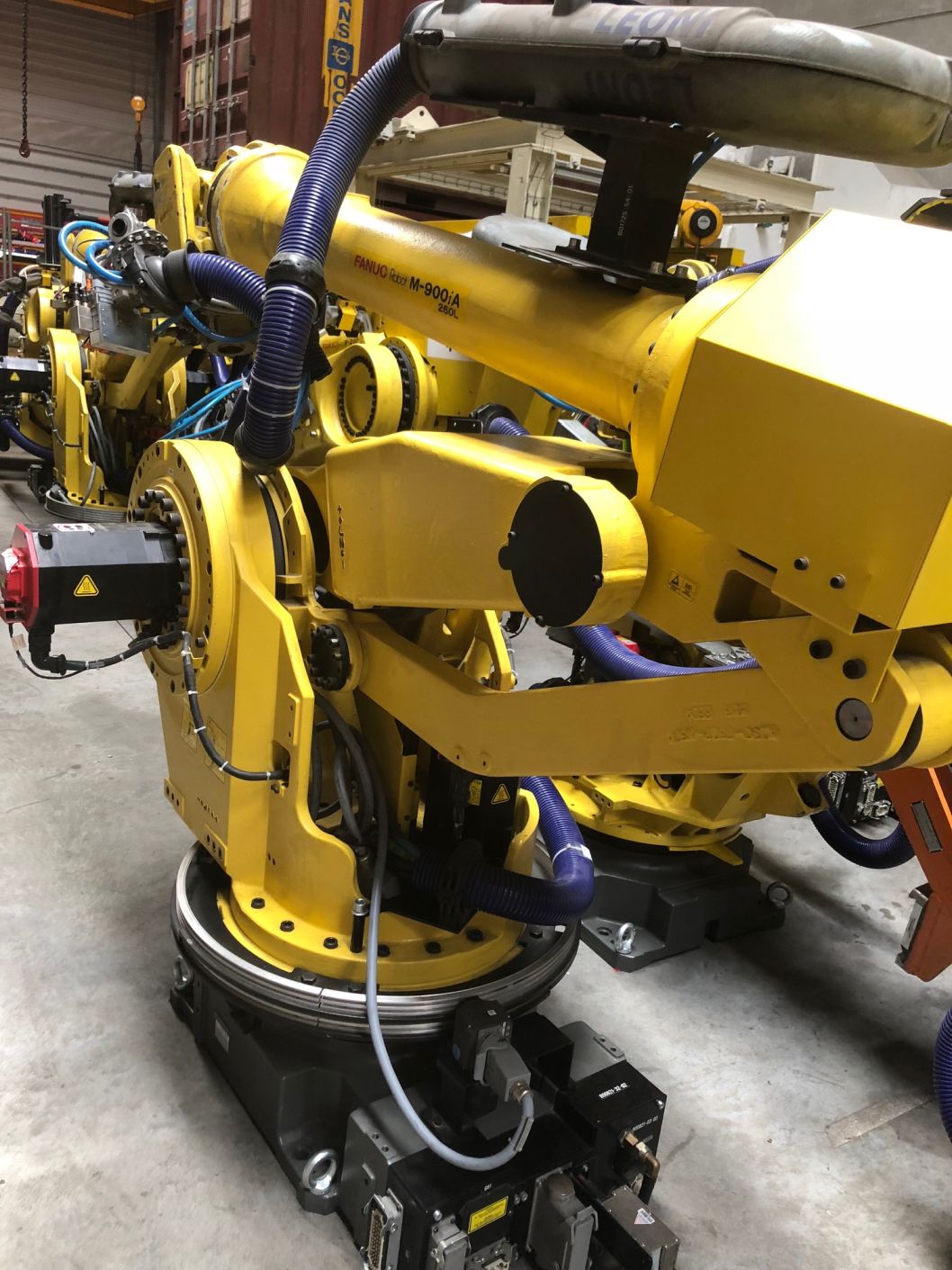 used Other Machines Industrial robots FANUC M-900 /260L