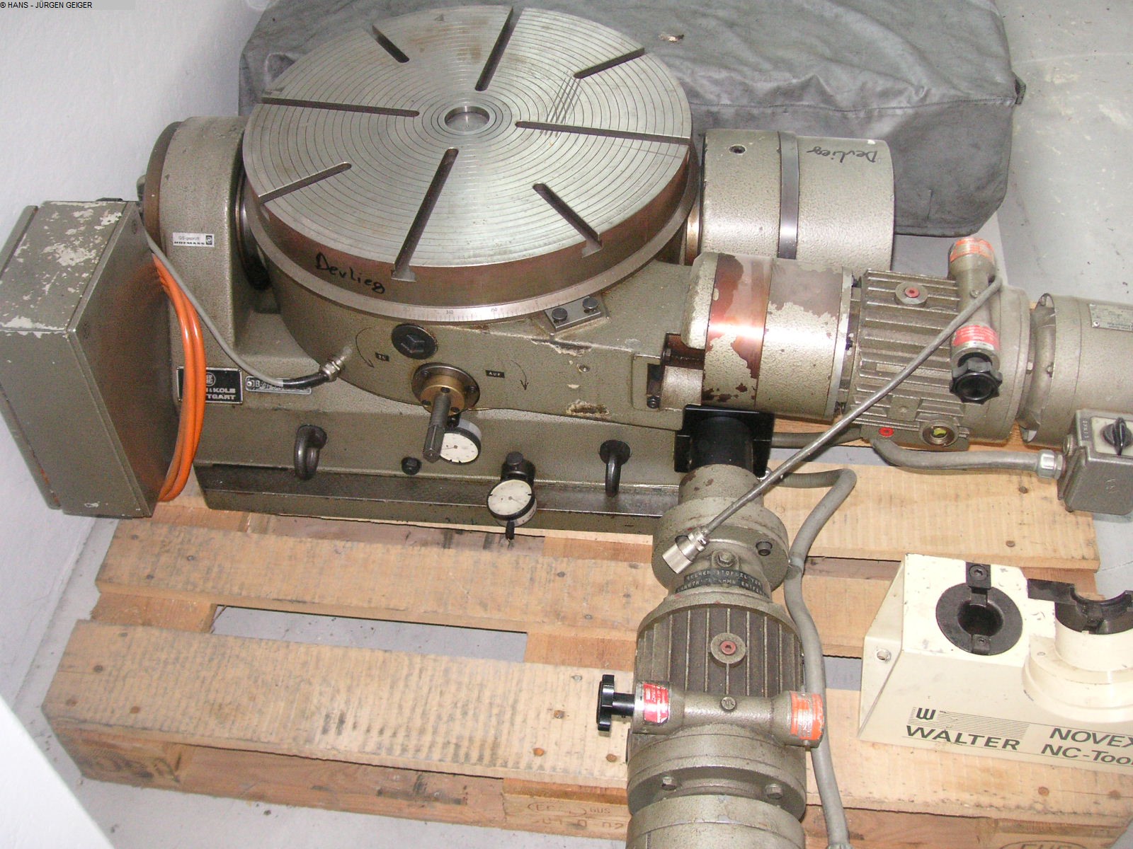 Rotary Table - Universal
