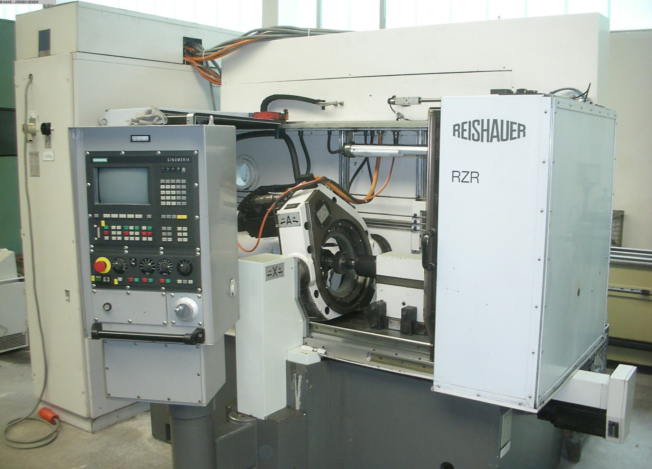 used Gear cutting machines Gear Honing Machine REISHAUER RZR