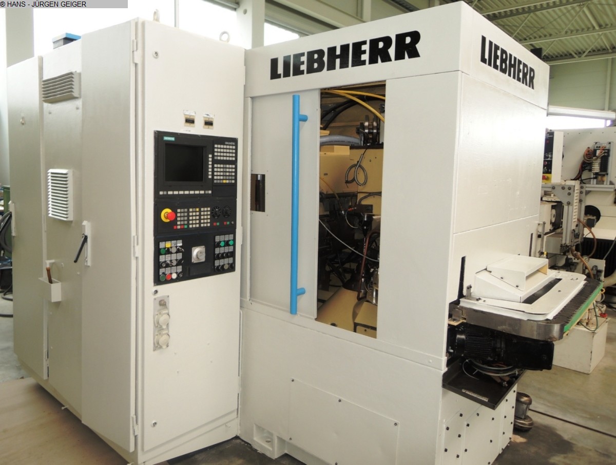 gebrauchte Verzahnungsmaschinen Zahnrad-Abwälzfräsmaschine - vertikal LIEBHERR LC 82