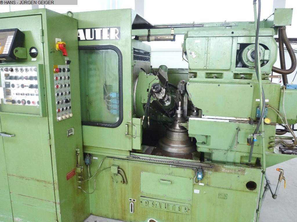 used Metal Processing Gear Hobbing and Shaping Mach. -combined PFAUTER PA 300 SHOBBER