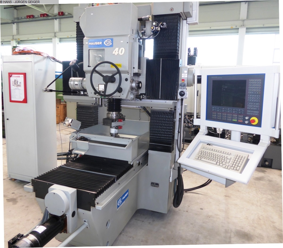 gebrauchte Metallbearbeitungsmaschinen Koordinatenschleifmaschine HAUSER S 40 - CNC ADCOS 400
