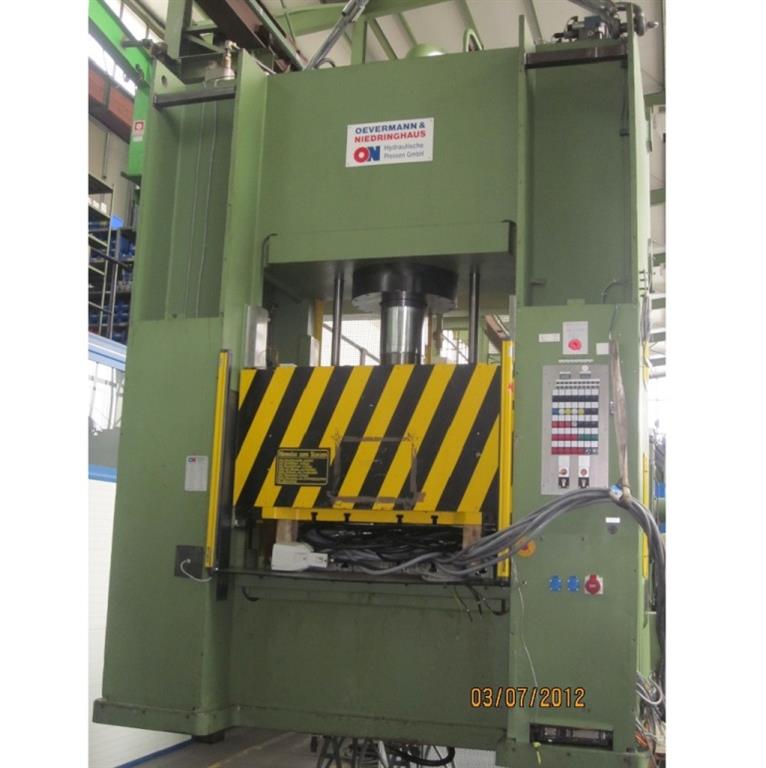 used Double Column Drawing Press -Hydr. OEVERMANN & NIEDRINGHAUS DPS 160 (CE) used Double Column Drawing Press -Hydr. OEVERMANN & NIEDRINGHAUS DPS 160 (CE)