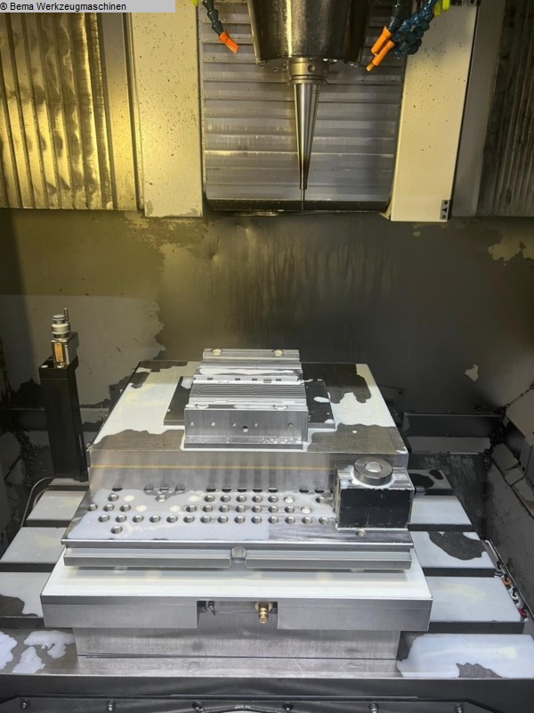 used  milling machining centers - vertical MAKINO v33i
