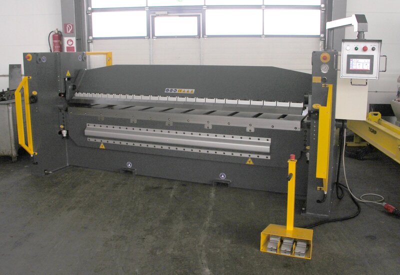 used Series Production Folding Machine FINTEK AMH-K 3135