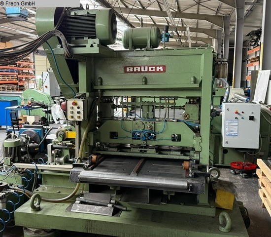 Stretch Drawing Punching Press von BRÜCK Typ: STM 40-1000 Gebrauchtmaschinen
