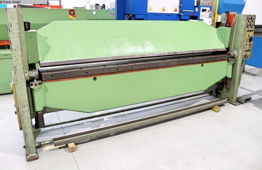 Schwenkbiegemaschine von HERA Typ: UM III / 3020 x 3.0 Gebrauchtmaschinen