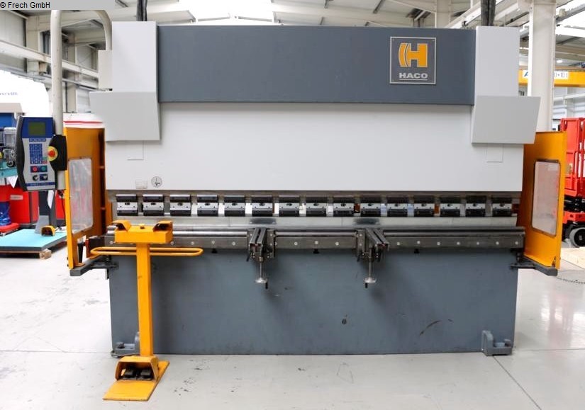 Abkantpresse - hydraulisch von HACO Typ: ERMS 30-135 Gebrauchtmaschinen