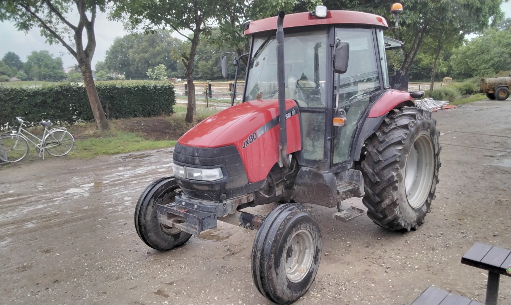 gebrauchte Bau- und Landmaschinen Traktor CASE JX 80