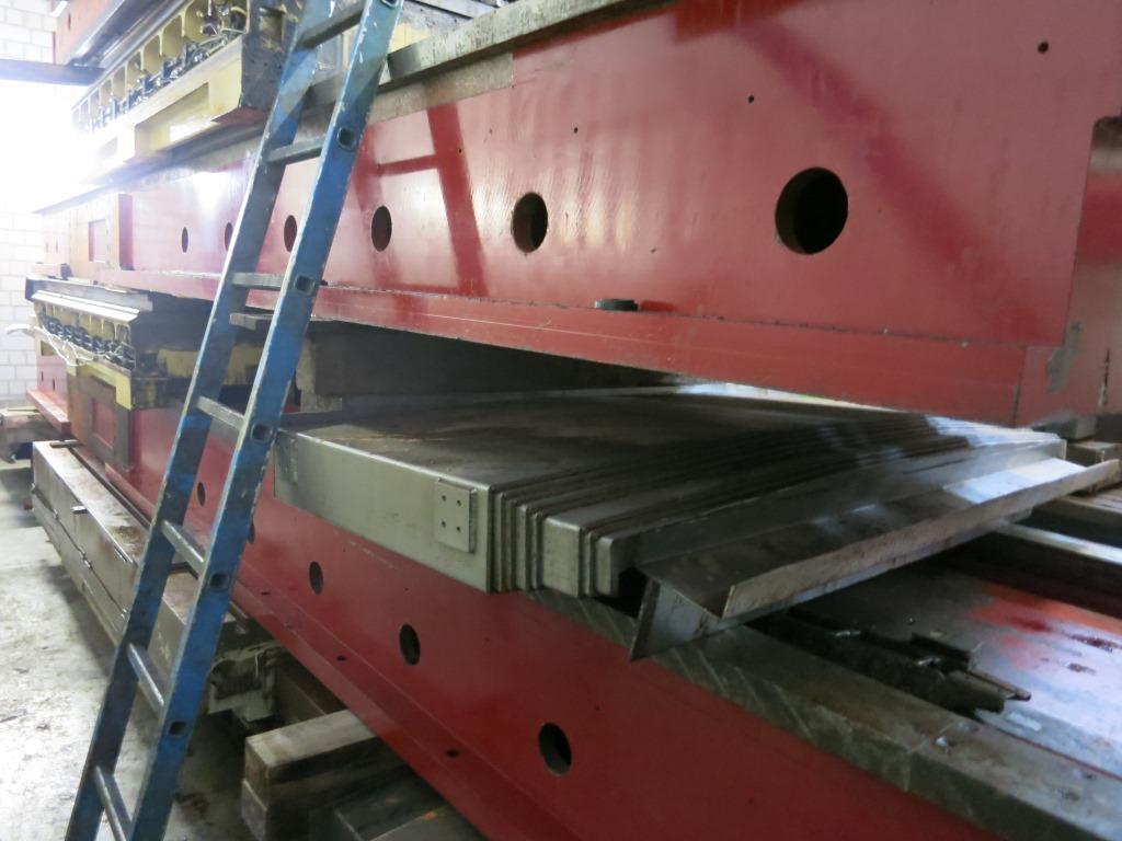 used Machines available immediately Clamping Table KOLB 