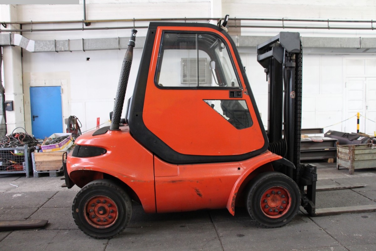 used Machines available immediately Fork Lift Truck - Diesel LINDE H40D