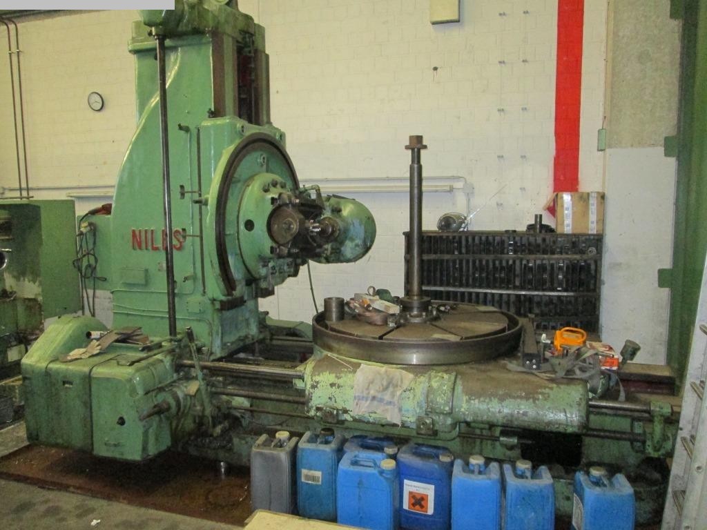 used Machines available immediately Gear Hobbing Machine - Vertical NILES RF 7