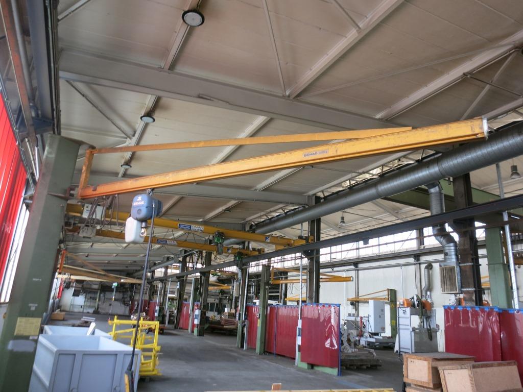 used Machines available immediately Pillar Type Swivelling Crane DEMAG 500kg