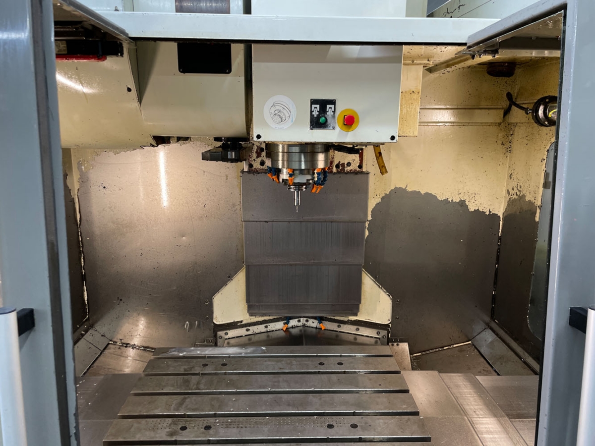 used Machines available immediately milling machining centers - vertical Avia VMC 650