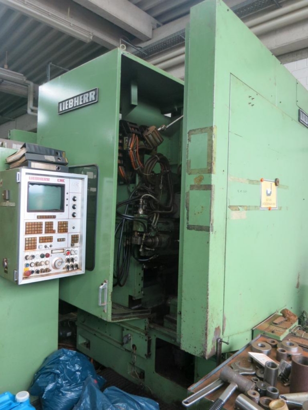 gebrauchte Maschinen sofort verfügbar Zahnrad-Abwälzfräsmaschine - horizontal LIEBHERR LC255