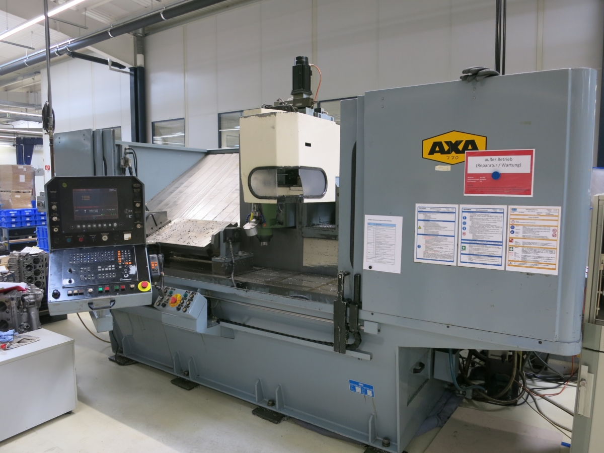 gebrauchte Metallbearbeitungsmaschinen Bearbeitungszentrum AXA VC2