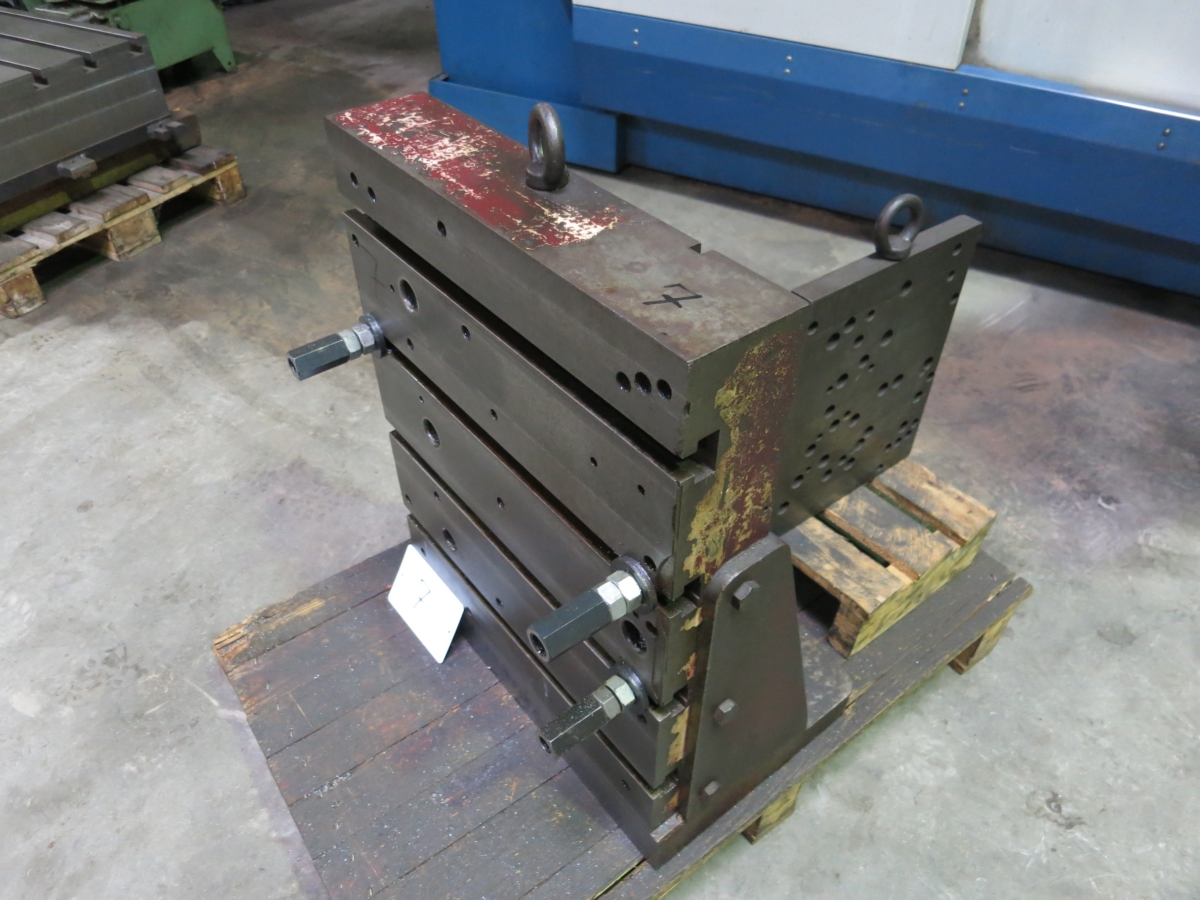 used  Angular Clamping Device  mit T- Nuten