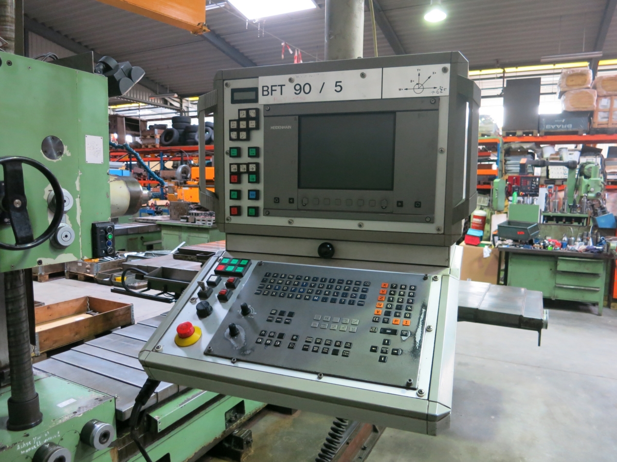 used Table Type Boring and Milling Machine UNION BFT 90/5