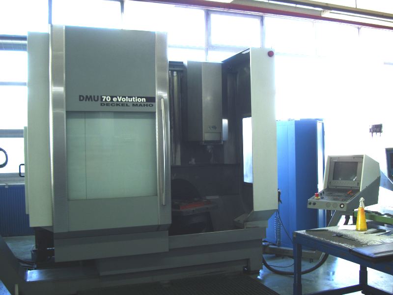 gebrauchte Metallbearbeitungsmaschinen Bearbeitungszentrum - Universal DMG DMU70 EVOLUTION 5 achsen