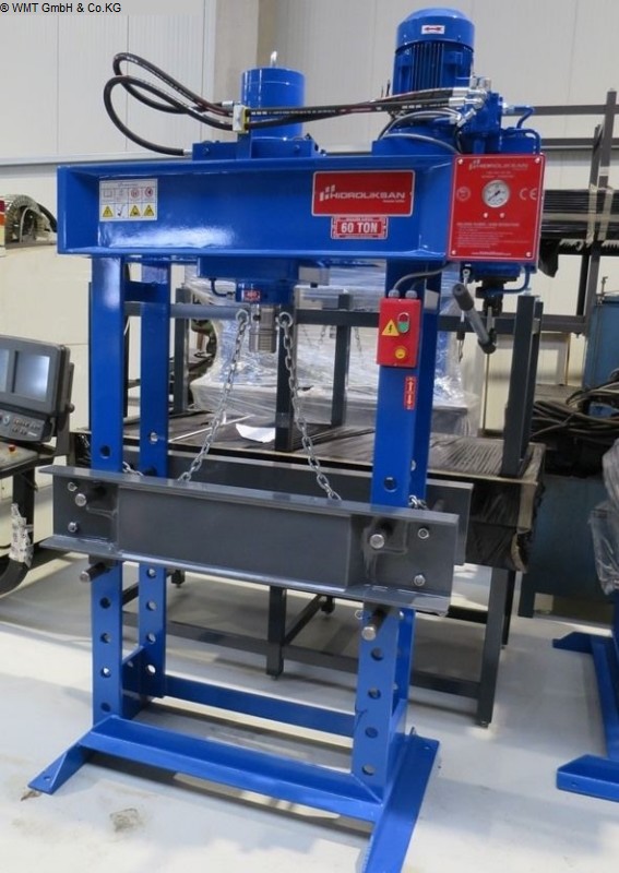 gebrauchte Metallbearbeitungsmaschinen Werkstattpressen - hydraulisch HIDROLIKSAN HD 60 - 820