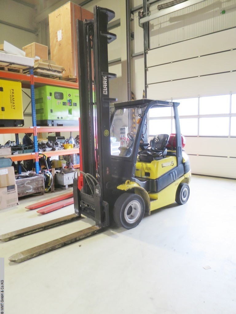 used Tools and industrial equipment Forklift gas CLARK HC 25 L
