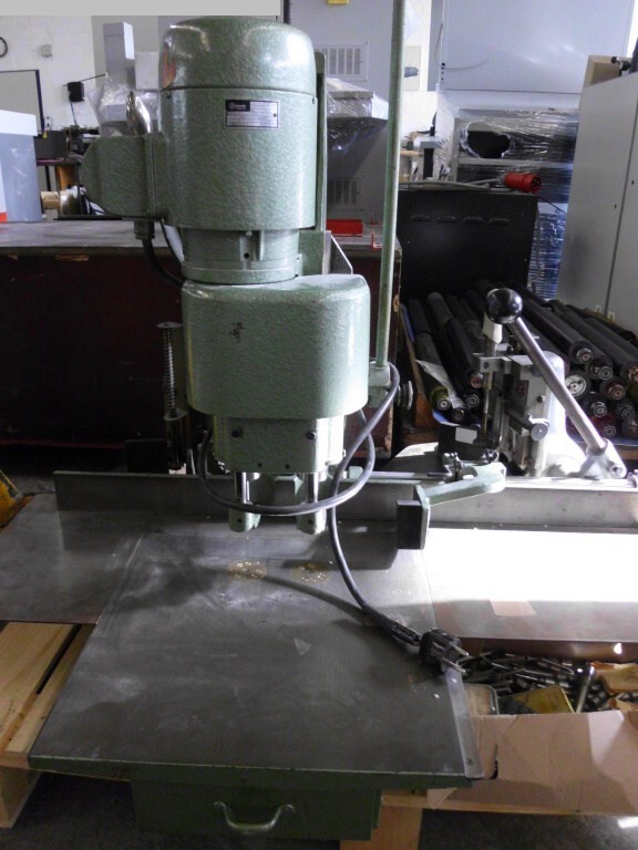 gebrauchte Druckereimaschinen Papierbohrmaschine HANG 136