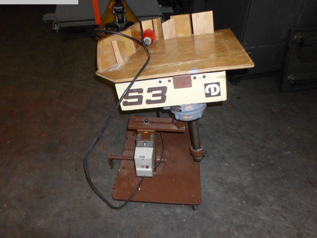 gebrauchte Druckereimaschinen Rütteltisch MÜLLER S3