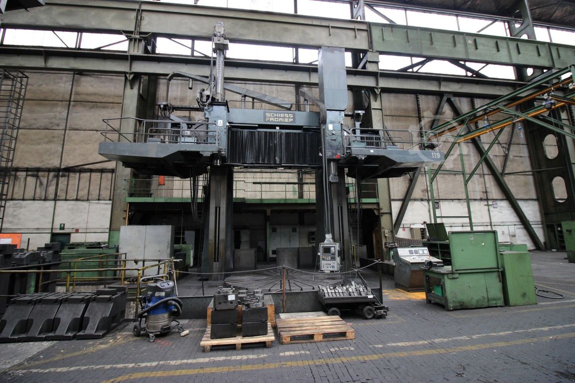 gebrauchte Metallbearbeitungsmaschinen 2-St. Karusselldrehmaschine SCHIESS Froriep 450 NC Siemens D 840