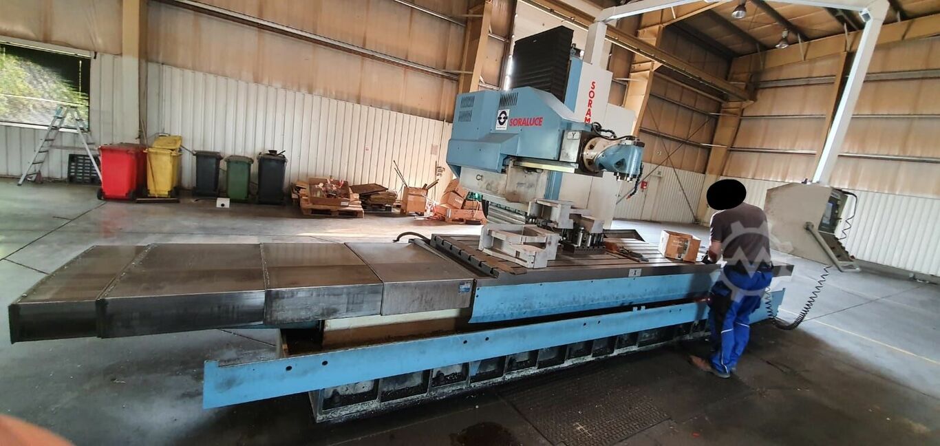 used Milling machines Knee-and-Column Milling Machine - univ. Soraluce TS 3