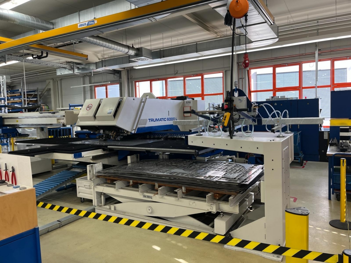 used Stamping press Punch-Laser-Combination TRUMPF TruMatic 6000L
