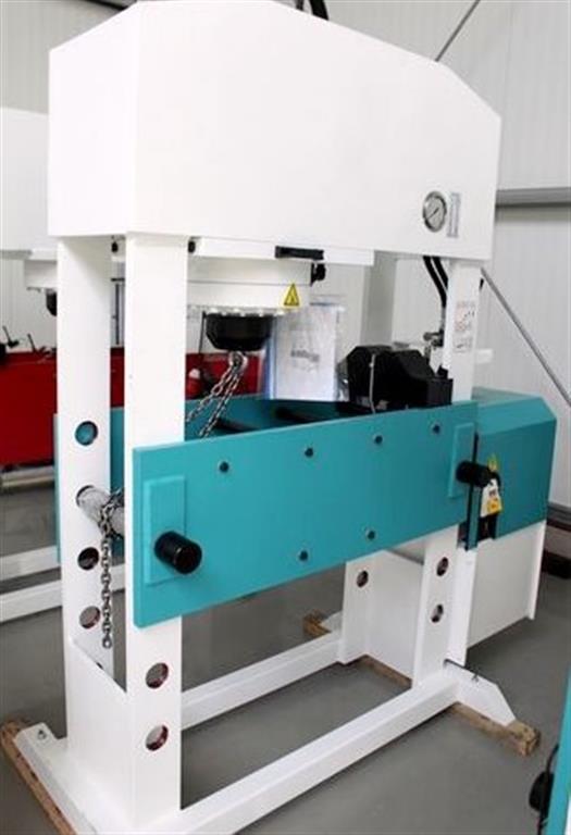 used Machines available immediately Tryout Press - hydraulic FALKEN DPM-K 1070/150 verstellb. Zyli