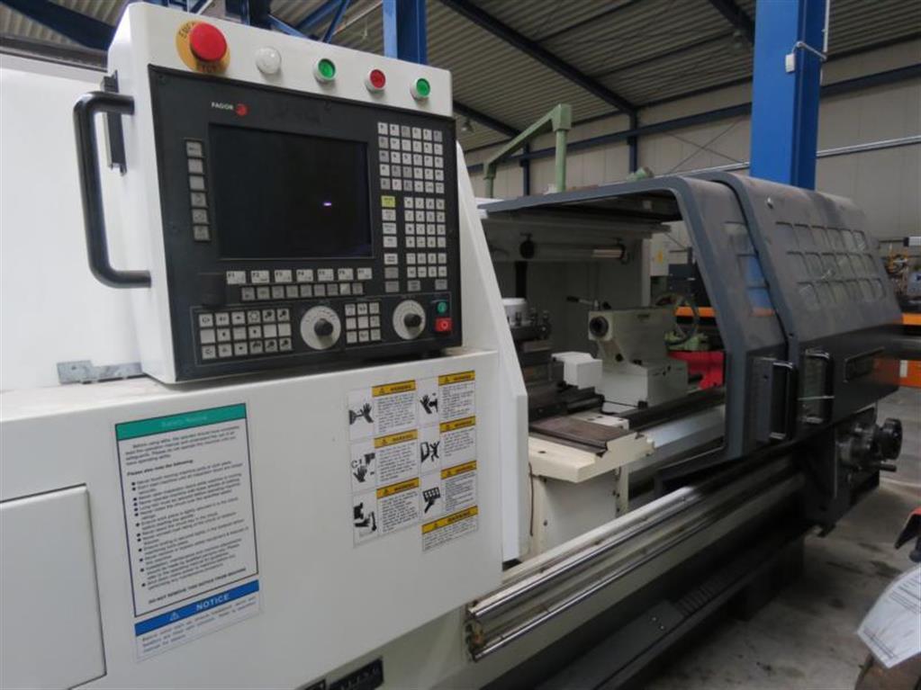 gebrauchte Maschinen sofort verfügbar CNC Drehmaschine YUNNAN CY-K660T