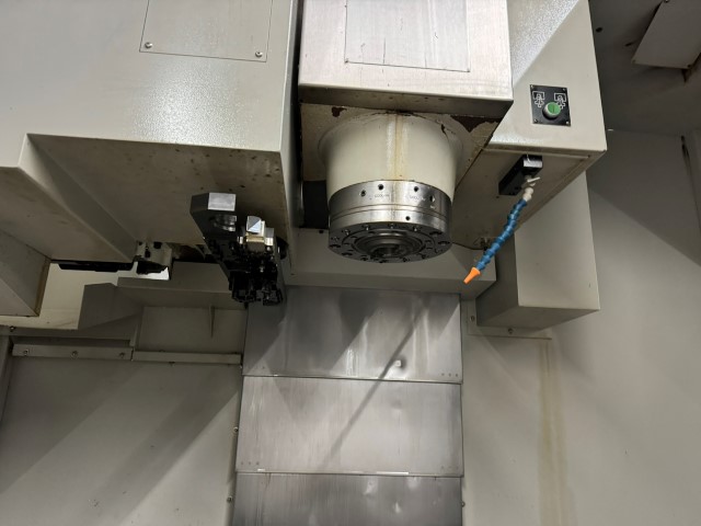 used milling machining centers - vertical BRIDGEPORT XR1000