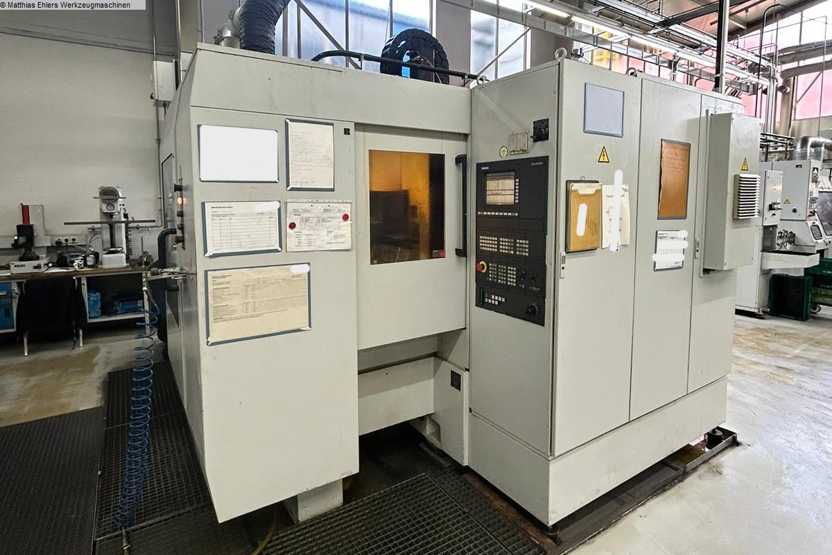 gebrauchte Maschinen sofort verfügbar Bearbeitungszentrum - Vertikal STAMA MC 330