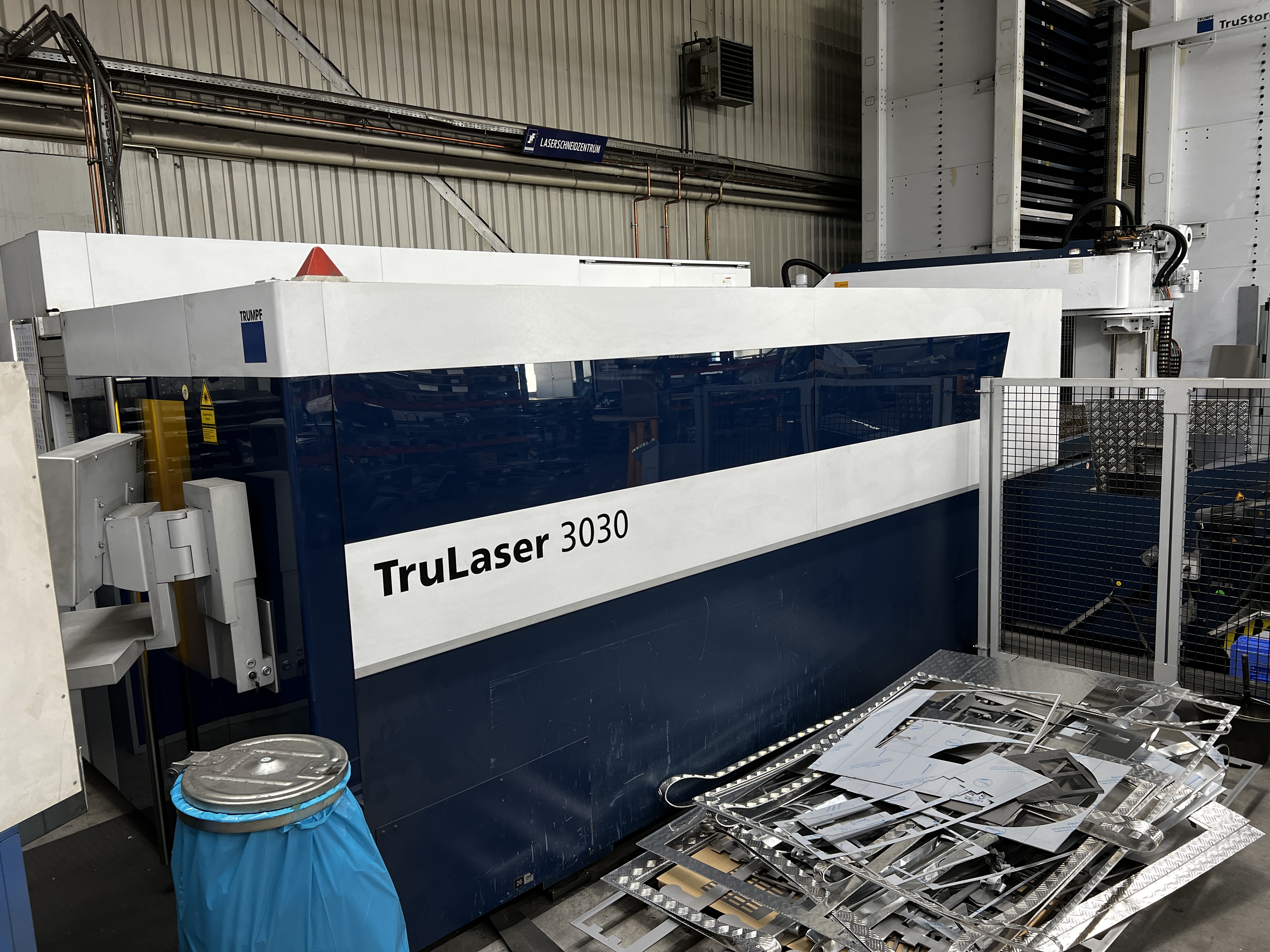 gebrauchte Serienfertigung Laserschneidmaschine TRUMPF TruLaser 3030 Fiber (L49)