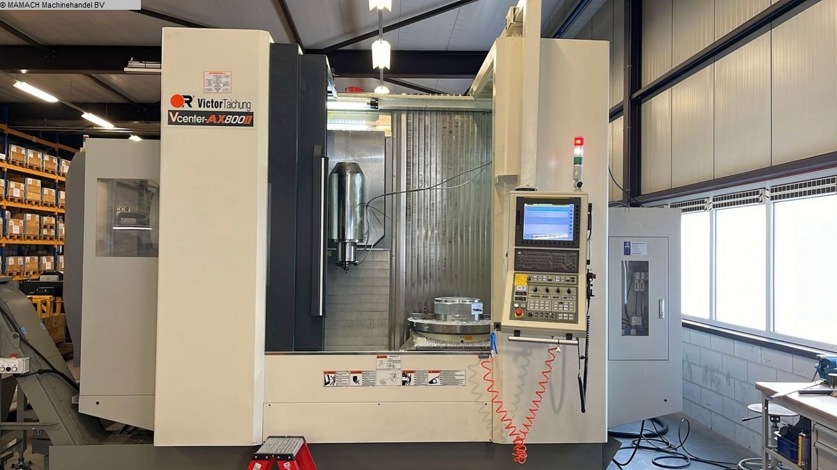 used Machining Center - Universal VICTOR Vcenter-AX800II